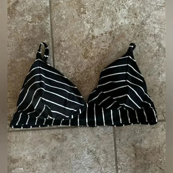 Old Navy Other - Old navy bikini top large